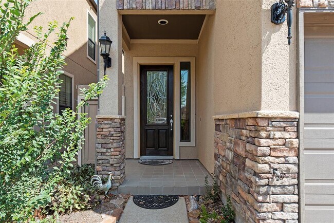 Building Photo - 2919 Royal Oaks Grove