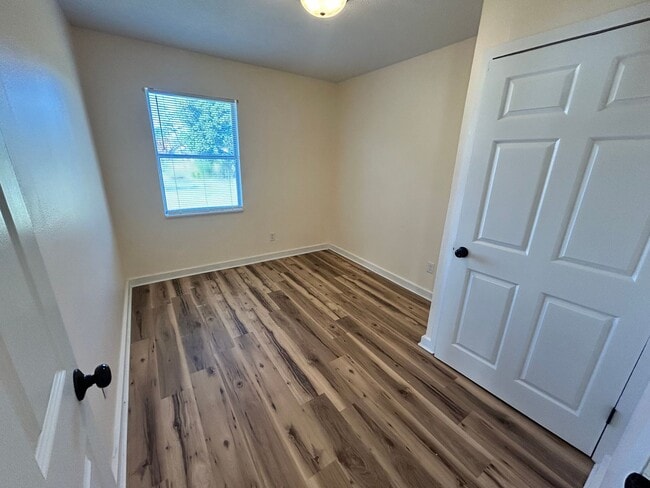 Foto del edificio - 606 Florida Ave