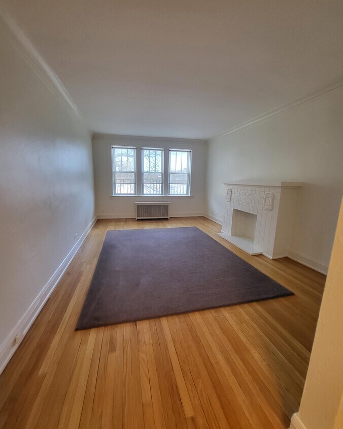 7050 N Washtenaw Ave, Chicago, IL 60645 Townhome Rentals in Chicago