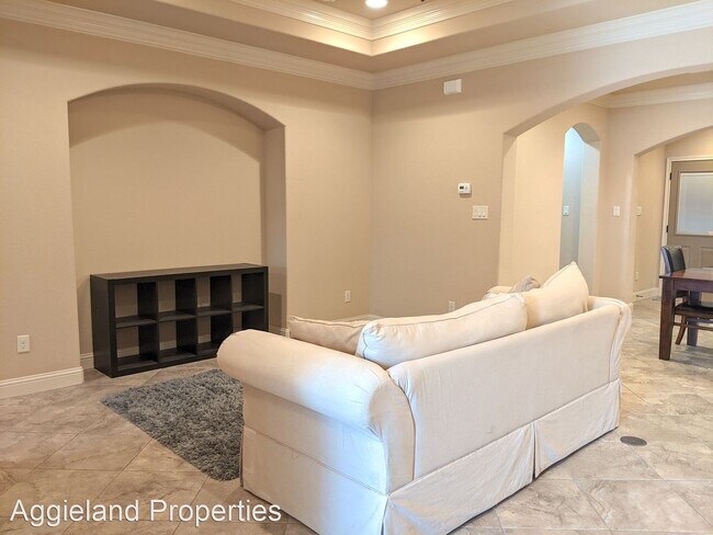 Foto del edificio - 3 br, 3 bath House - 1484 Buena Vista Dr