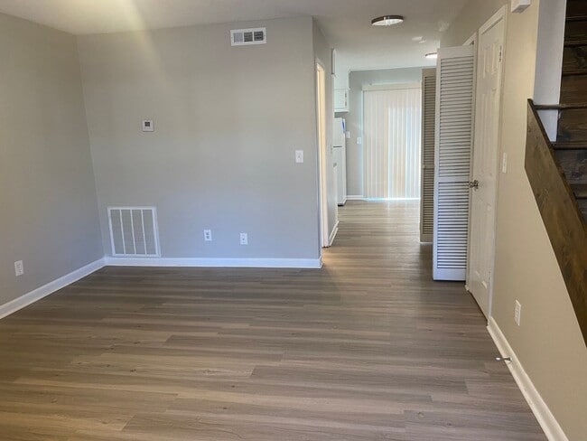 Interior Photo - Chanticleer Apartments
