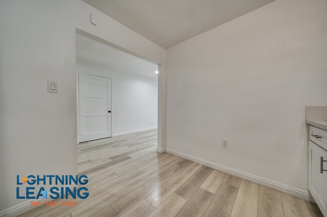 Foto del edificio - 1363 Hauser Blvd