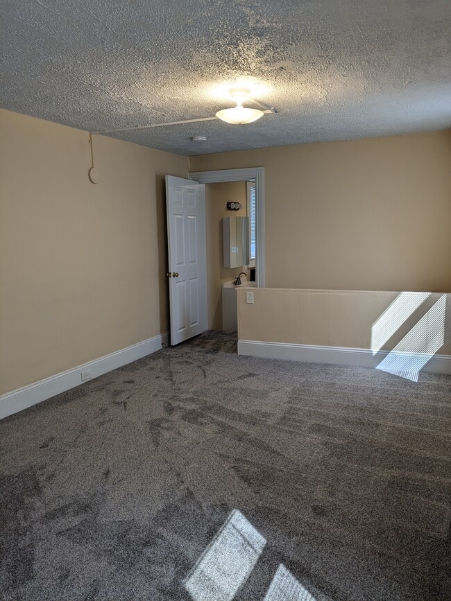 Building Photo - 535 Saint Joseph St