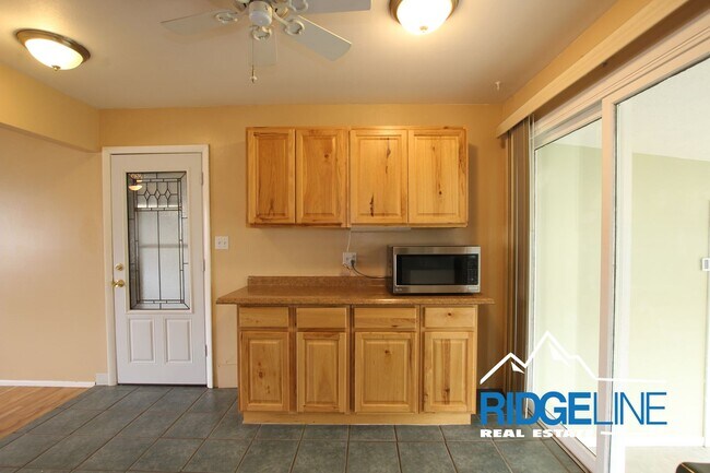 Foto del edificio - SINGLE LEVEL RIVERVIEW HOME FOR LEASE!