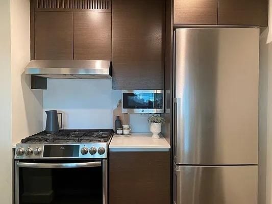 Foto principal - 315 W 33rd St