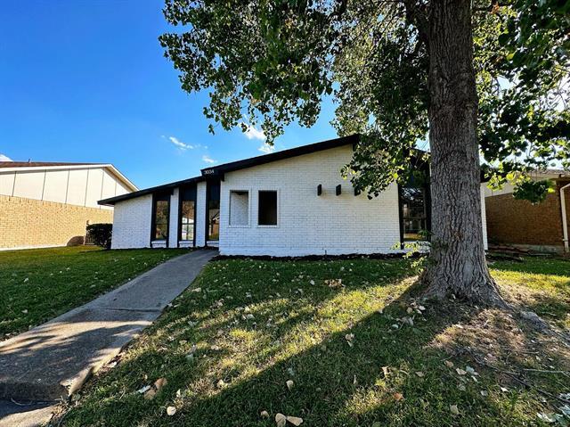 Building Photo - 3034 Housley Dr
