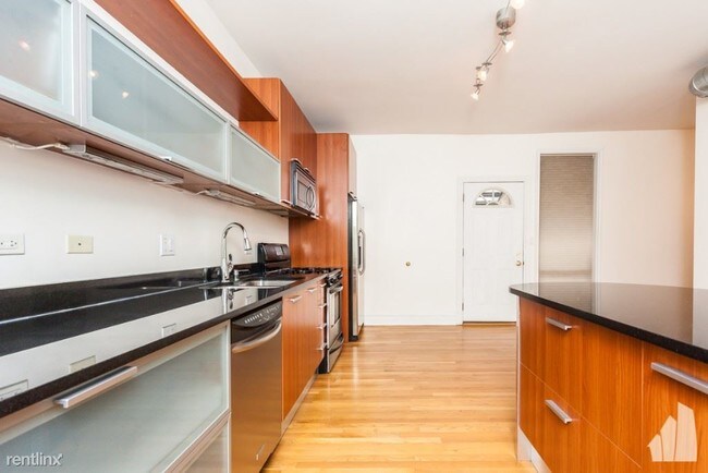 Building Photo - 2 br, 2 bath Apartment - 5063 N Kenmore Ave