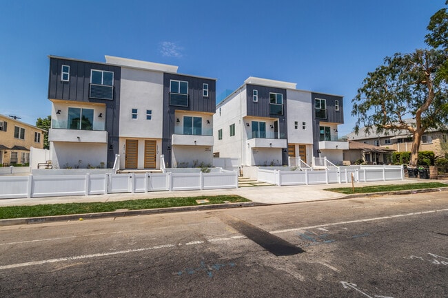 Building Photo - 4295 1/2 Tujunga Ave