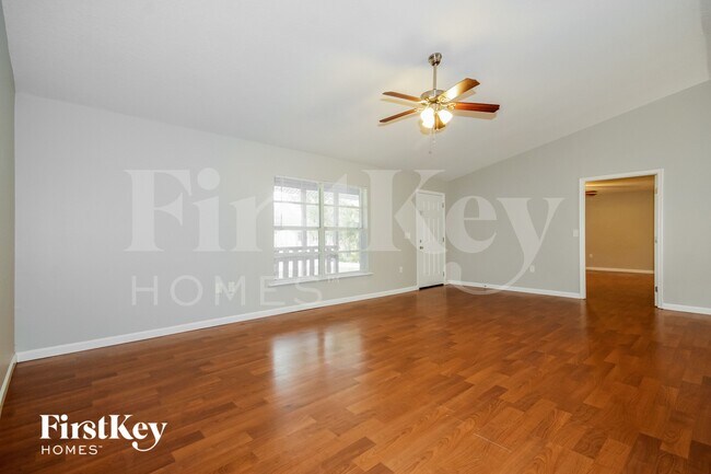 Foto del edificio - 8240 Stoner Rd