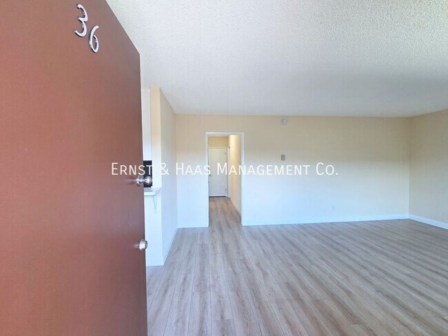 Foto del edificio - 5535 Ackerfield Ave