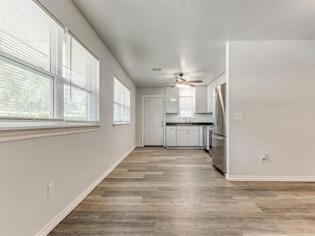 Foto del edificio - 1528 Avondale Dr