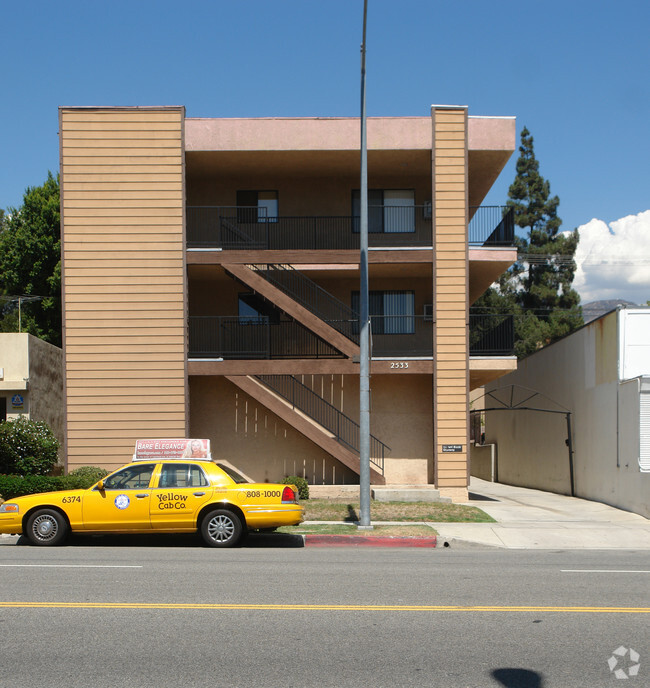 Foto del edificio - 2533 Honolulu Ave