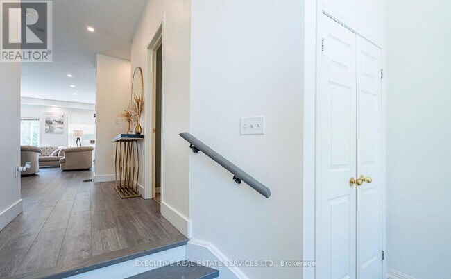 Photo du bâtiment - 25 Dreamcrest Ct