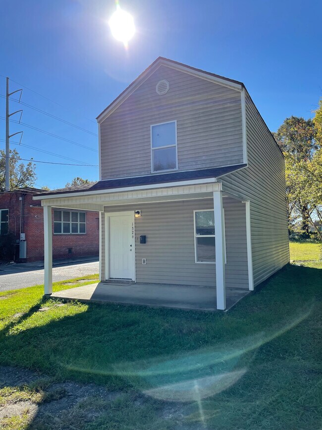 Building Photo - 1326 Oleander St