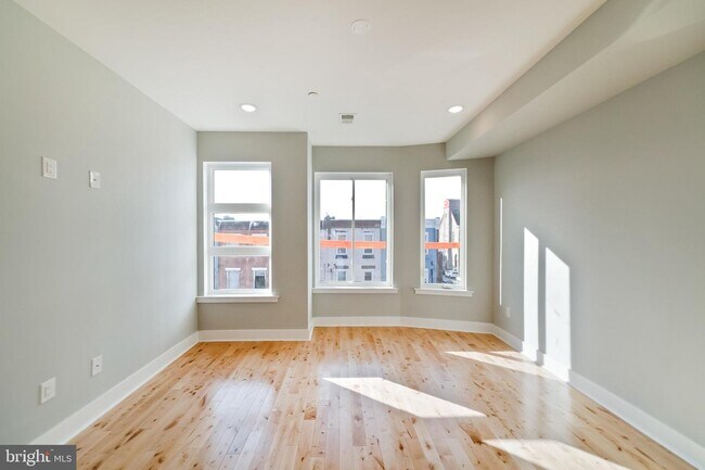 Building Photo - 2129 N 8th St