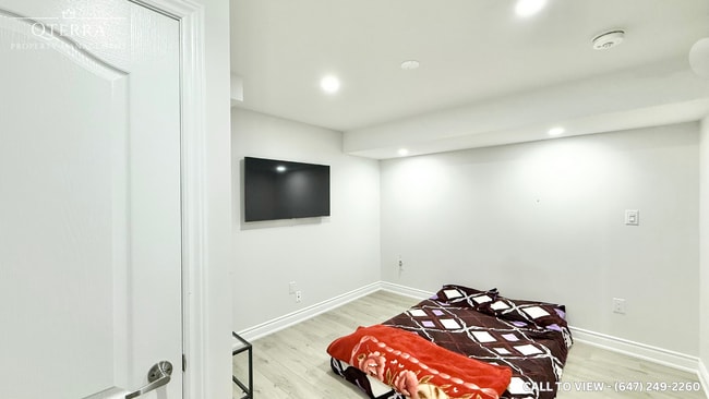 Building Photo - 4082 Channing Cres