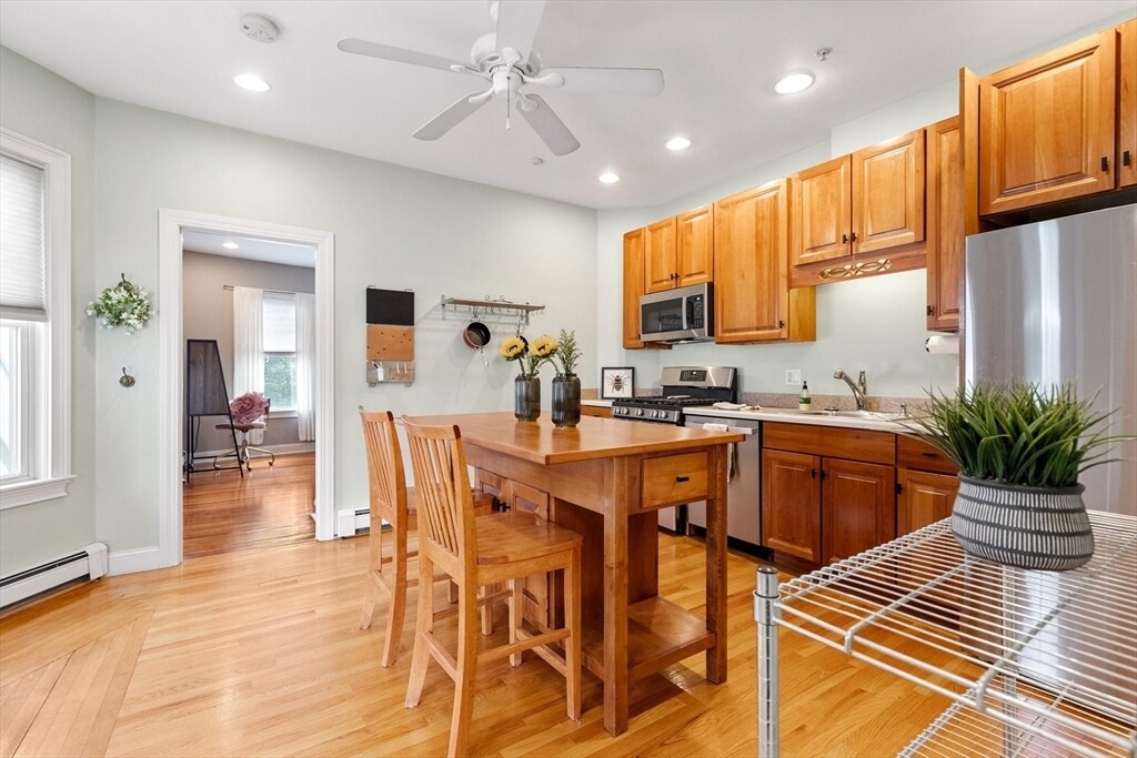Foto principal - 102 Salem St