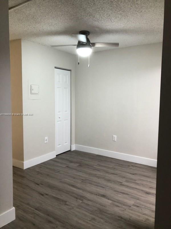 Foto del edificio - 7100 Fairway Dr