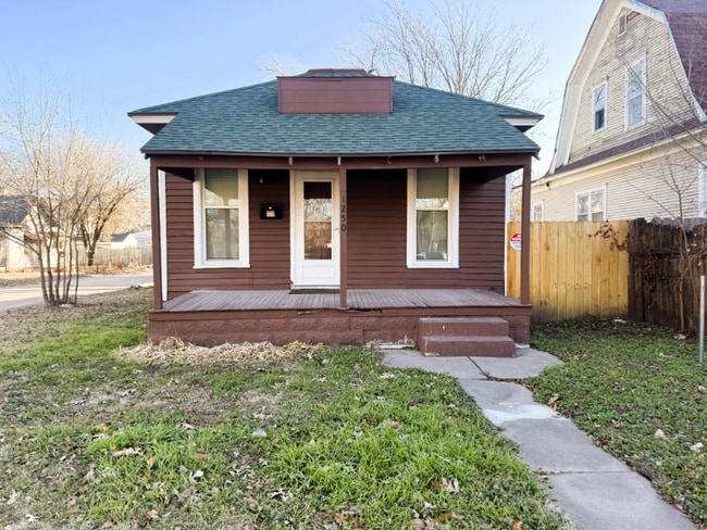 Building Photo - 1250 N Jefferson Ave