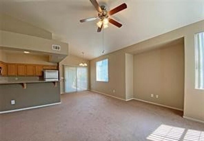 Foto del edificio - Second-Floor Summerlin Condo with Unobstructed Park Views
