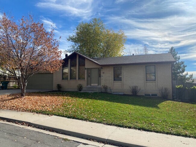 Foto del edificio - 538 Heather Rd