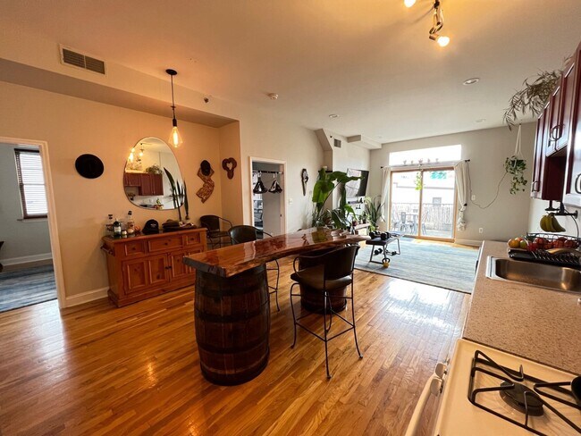 Foto del edificio - 353 Grove St