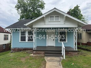 Building Photo - 827 6th Ave W