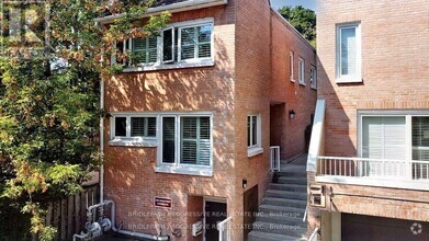 Building Photo - 390-390 Wellesley St E