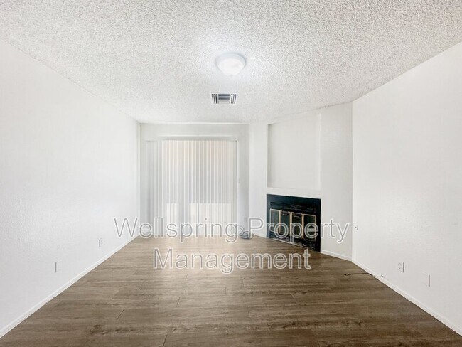 Building Photo - 204 S Gateway Blvd