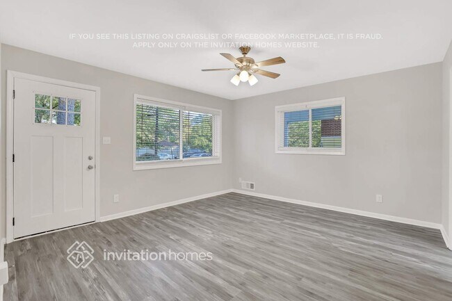 Building Photo - 2833 Altaview Dr SE