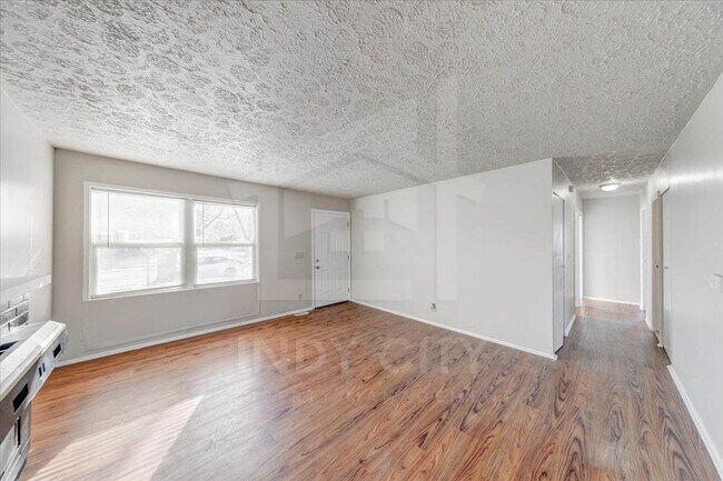 Foto del edificio - 8432 E 37th Pl