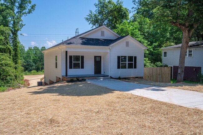 Foto del edificio - Your New Home Awaits in Hickory!