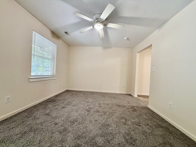 Building Photo - 2827 McKinley Rd