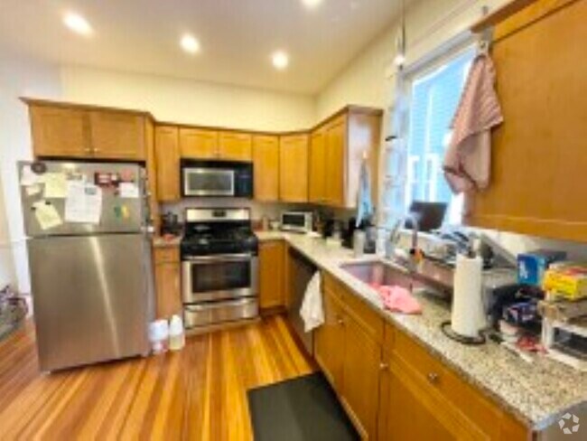 Building Photo - 14 Edison Grn