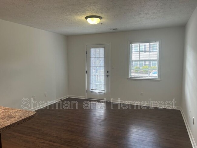 Building Photo - 3600 London Ct SW