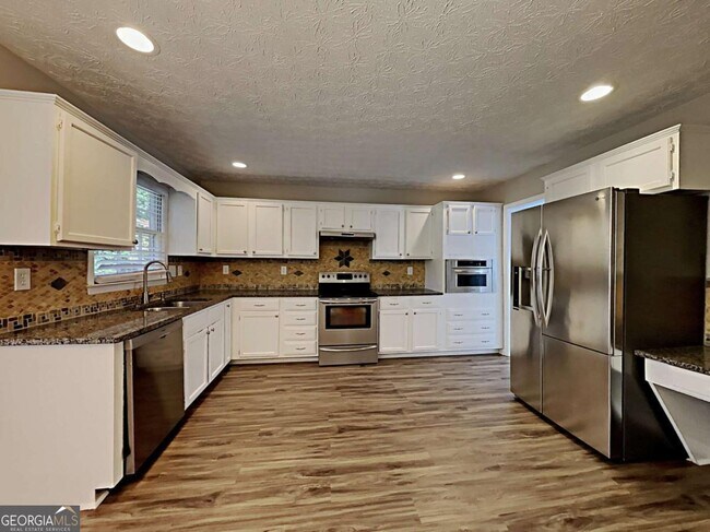 Foto del edificio - 1417 Emerald Pine Ct