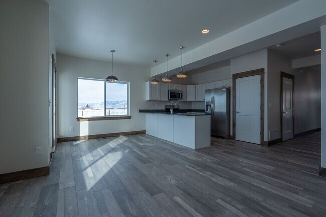 Foto del edificio - 1265 Baxter Creek Way