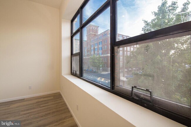 Foto del edificio - 687 N Broad St