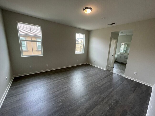 Building Photo - 35795 Landon Ln