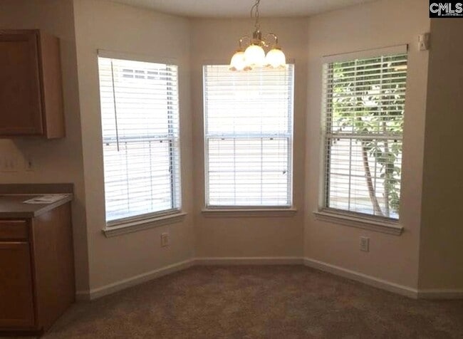 Building Photo - 16 Autumn Run Way