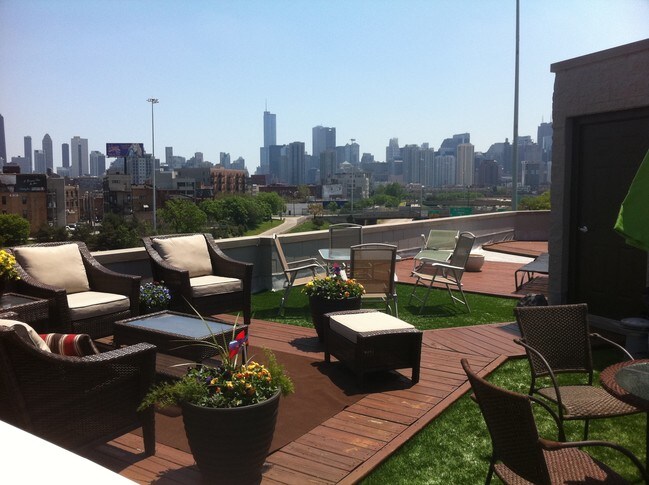 Foto del edificio - 744 N Willard Ct