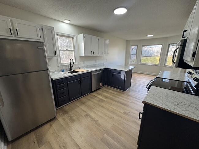 Foto del edificio - 1821 Swann St