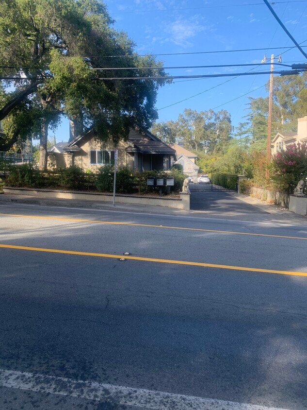 Primary Photo - 17971 Saratoga-Los Gatos Rd