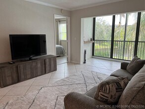 Building Photo - 2220 N Cypress Bend Dr