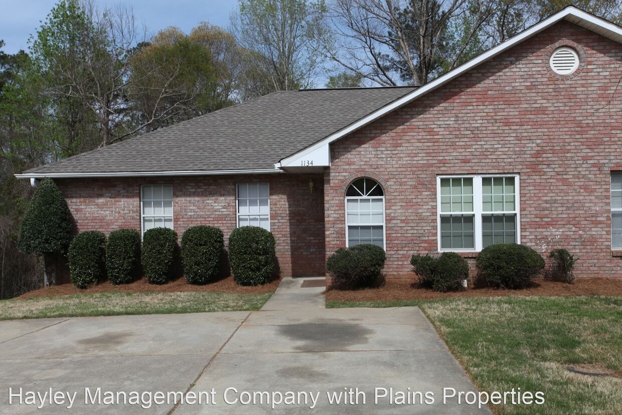 Foto principal - 3 br, 2 bath House - 1132 North Lake Drive