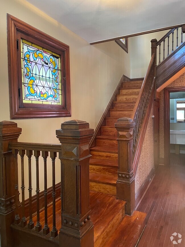 Mount Adams Apartments for Rent with a Yard Cincinnati, OH 2