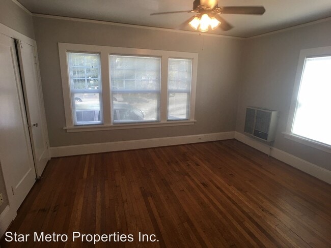 Building Photo - 2136 SE Ankeny St