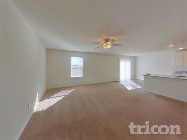 Building Photo - 2186 Southlea Dr