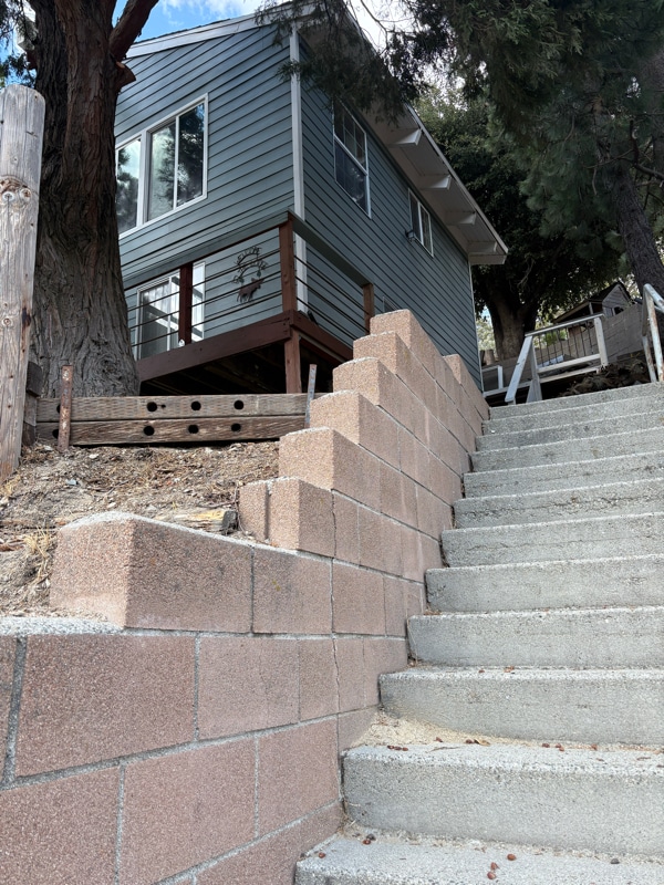 Building Photo - 497 Delle Dr