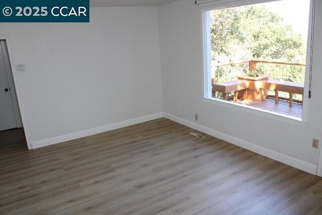 Foto del edificio - 5910 Skyline Dr